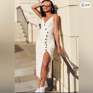 Urban Oufitters Amber Button-Down Linen Sleeveless
Midi Dress